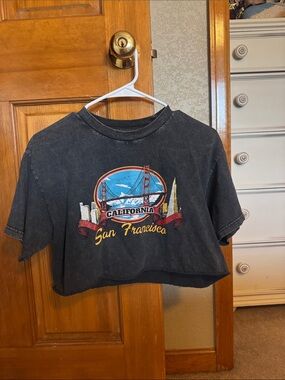 San Francisco California Graphic Crop Tee - Black